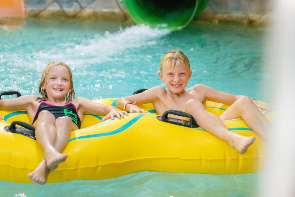 Hope Lake Lodge & Indoor Waterpark Image 10