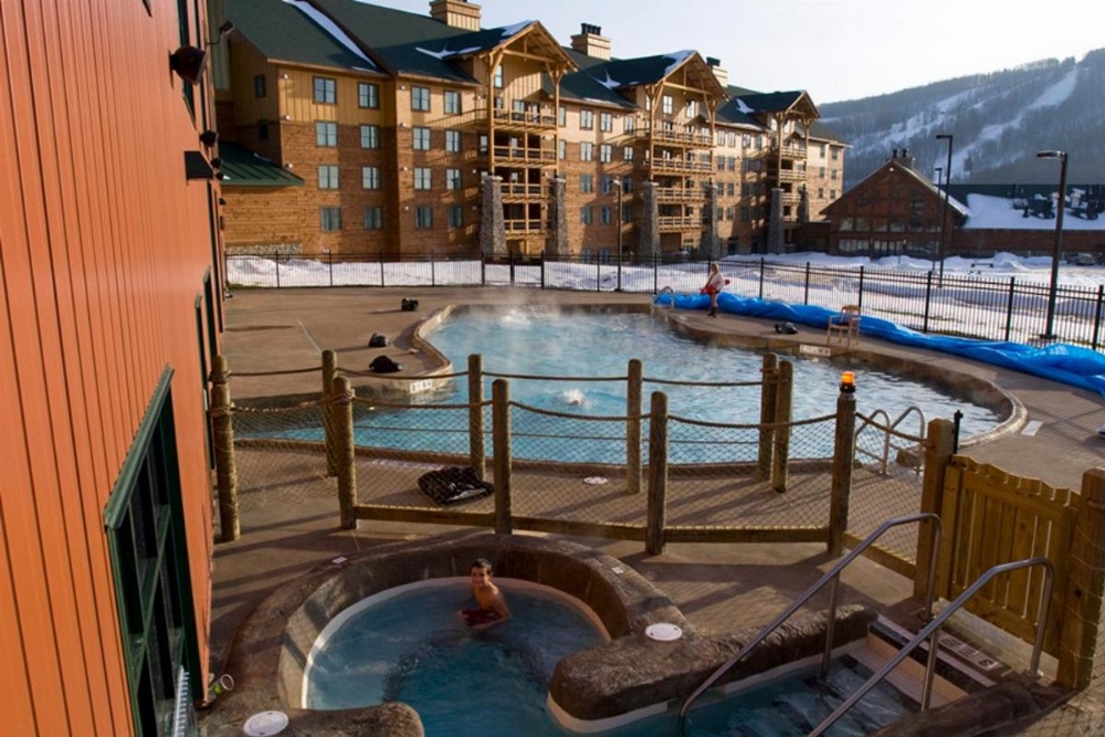Hope Lake Lodge & Indoor Waterpark Image 17