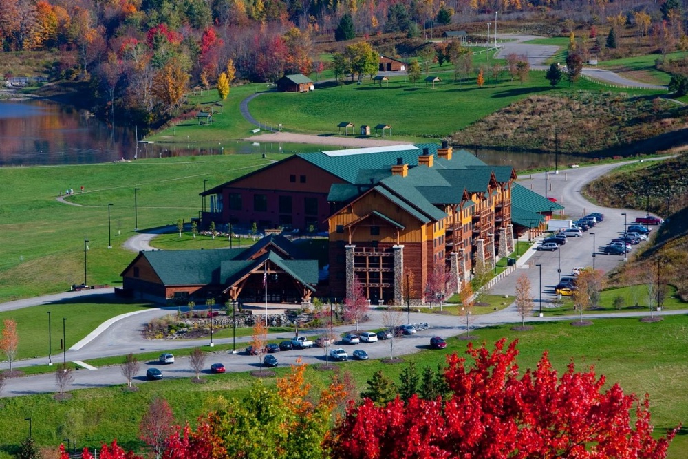 Hope Lake Lodge & Indoor Waterpark Main image