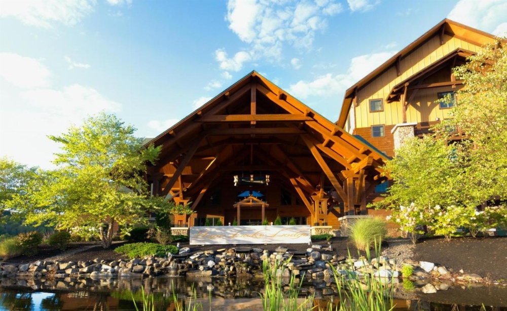 Hope Lake Lodge & Indoor Waterpark Image 6