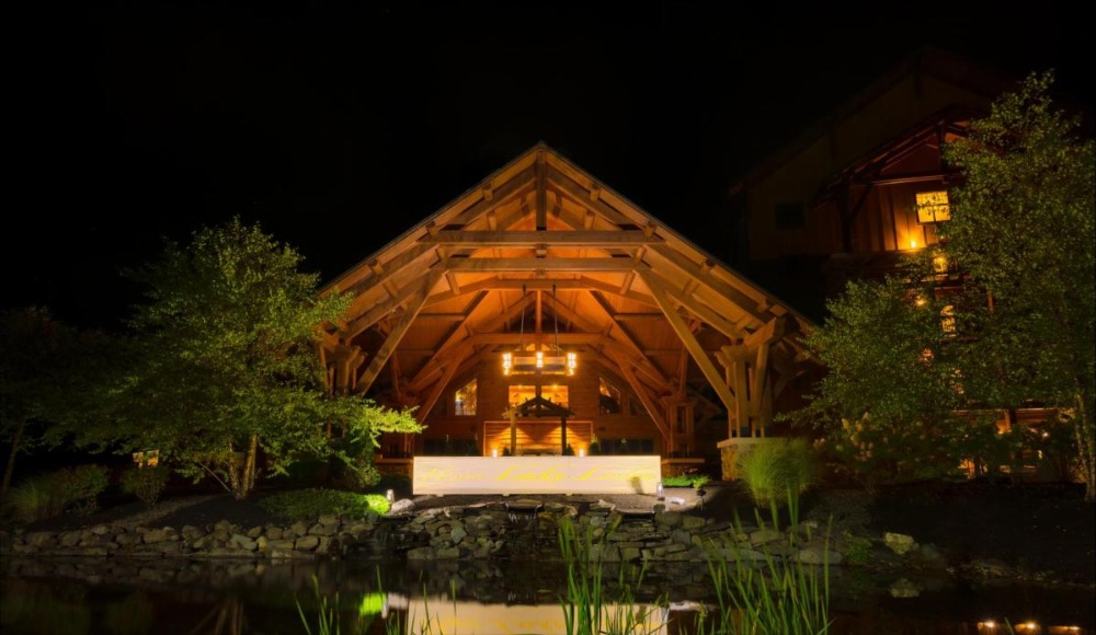 Hope Lake Lodge & Indoor Waterpark Image 7